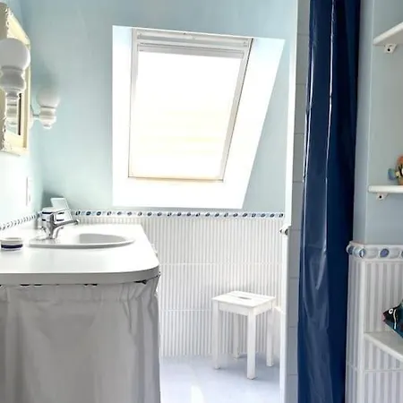 Fantastic 6 Bedroom House With Stunning Sea View Arzon